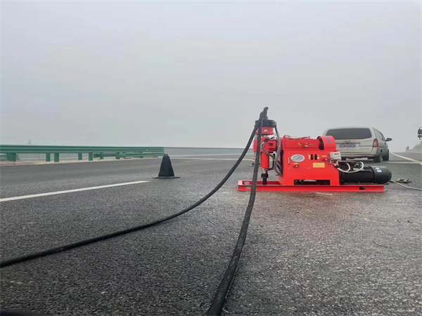 大宁马路路基路面开裂下沉注浆加固灌浆